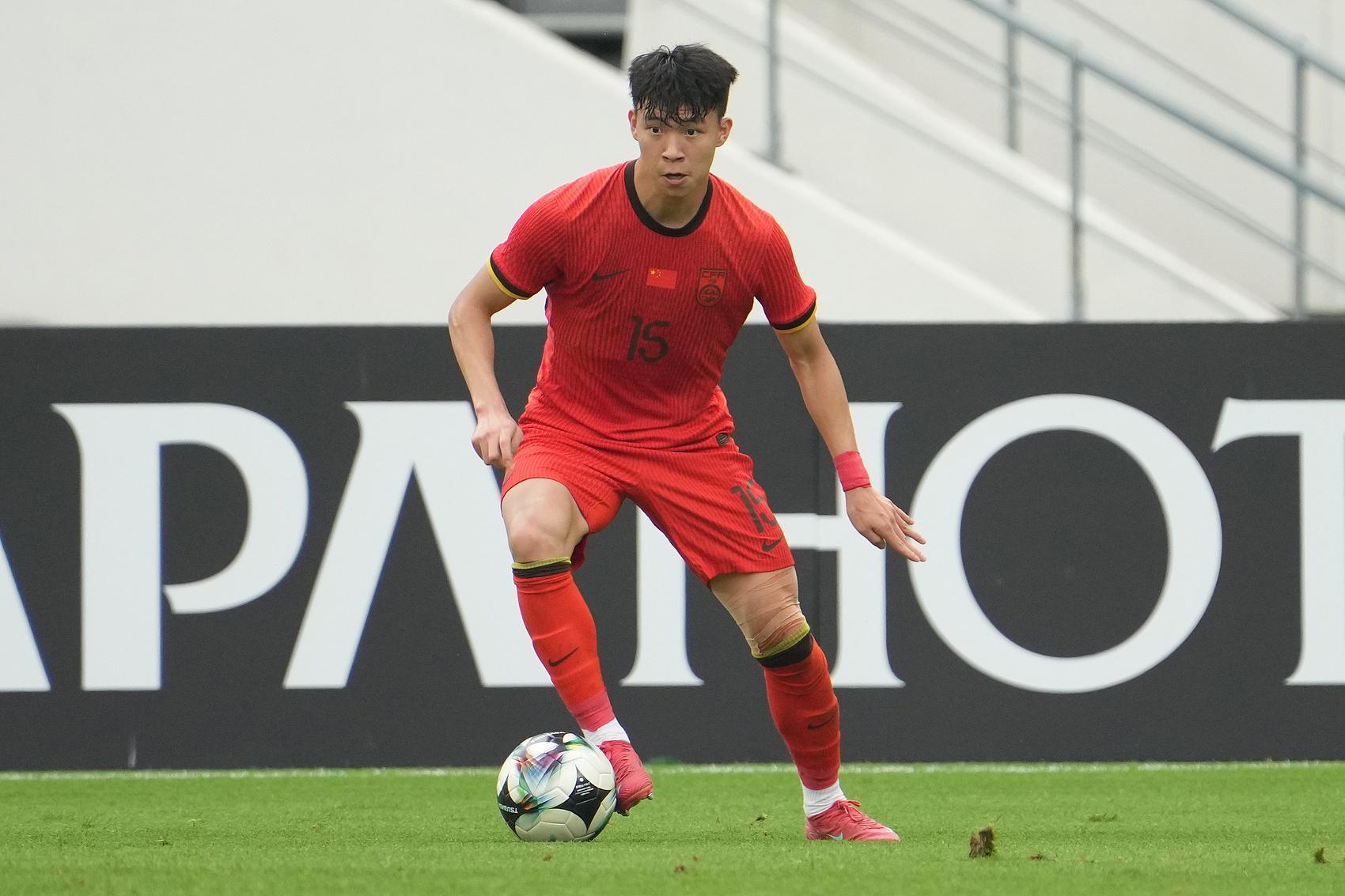 媒体人：王钰栋确实最强，中国足协不用改赛程应让他多踢比赛